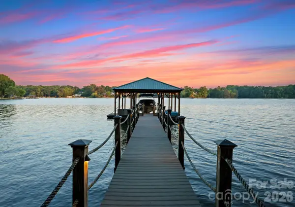 170 Iron Gate Circle, Mooresville, NC 28117