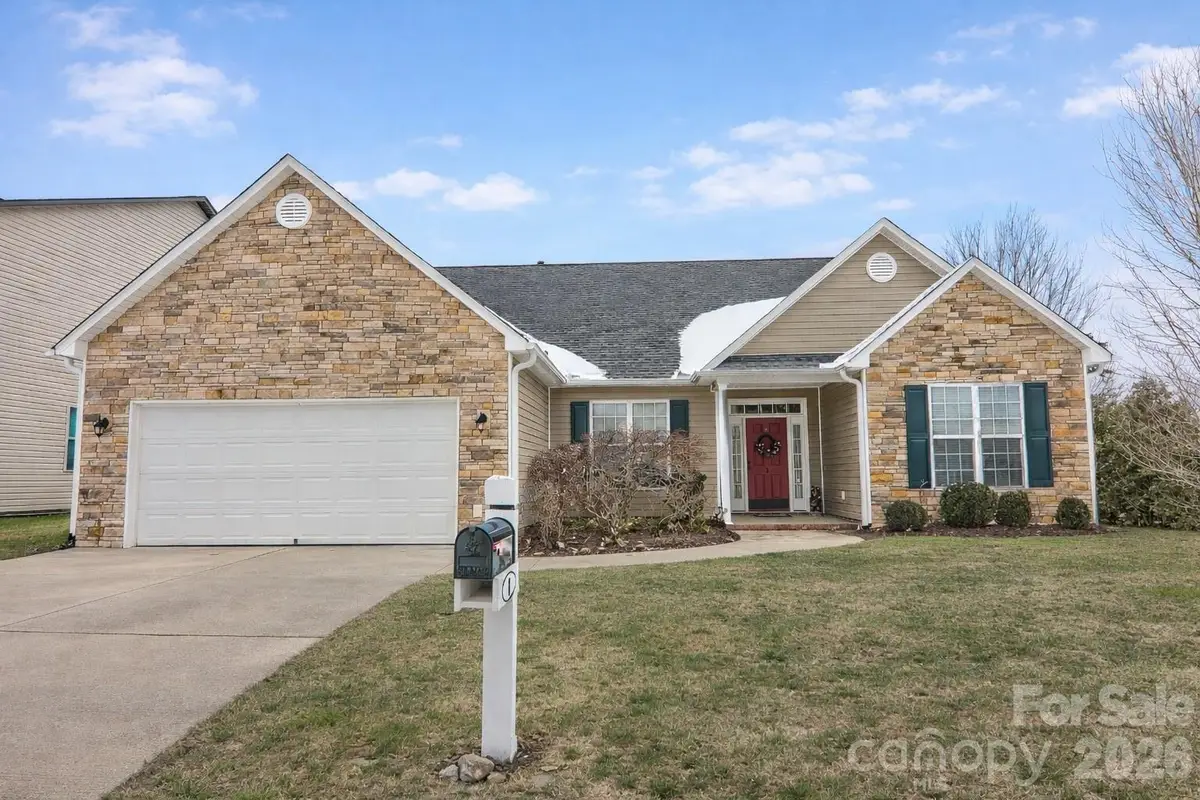 1 Breyerton Court, Asheville, NC 28804 - Image #1