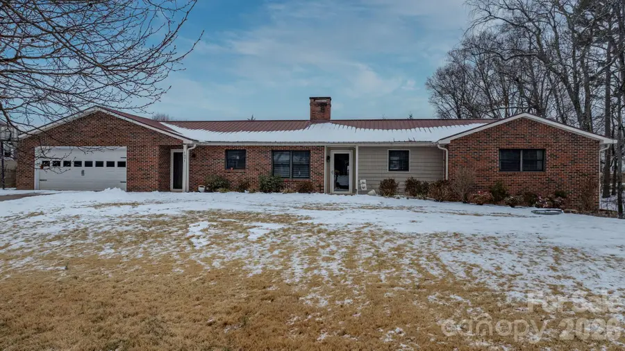 1621 Dakota Drive, Hudson, NC 28638 - #3