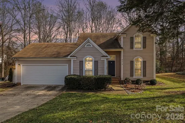 8414 Woodford Bridge Drive, Charlotte, NC 28216