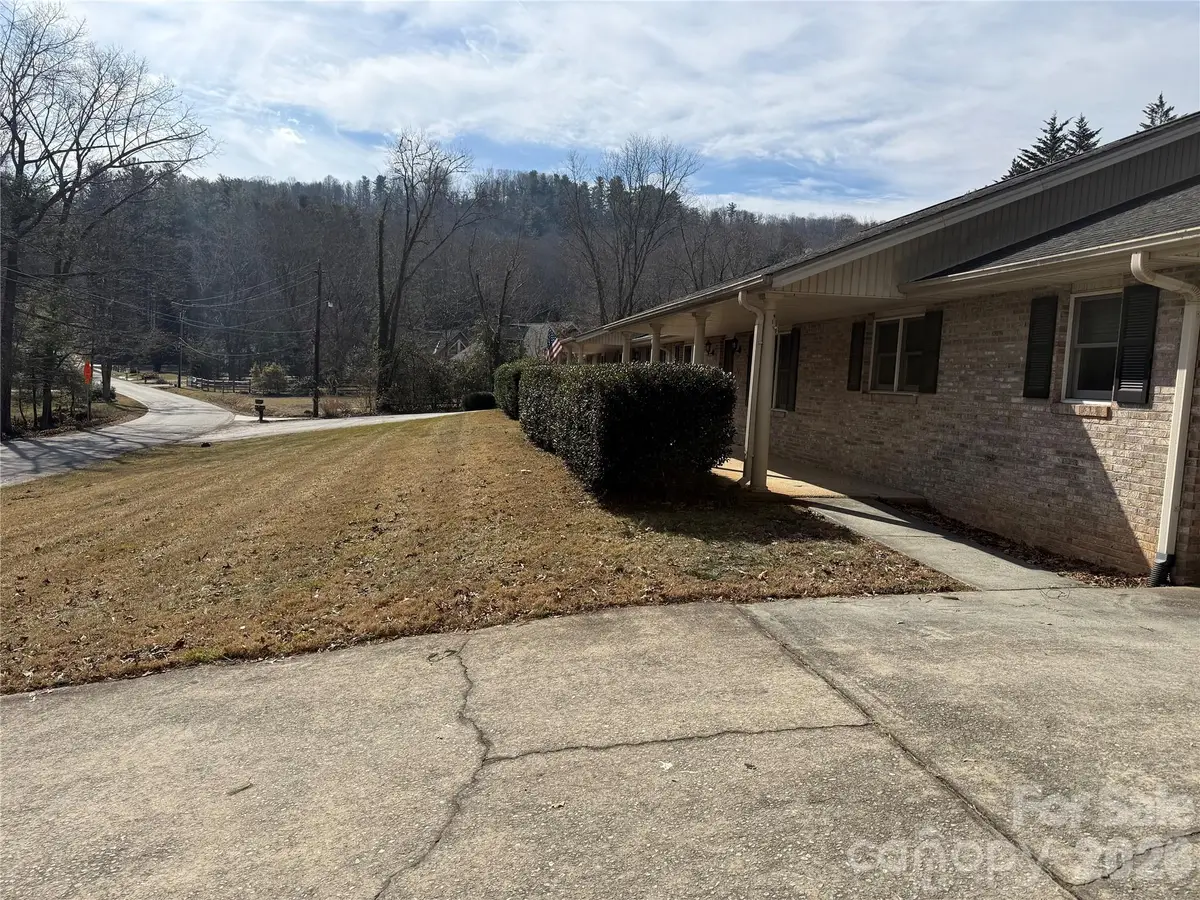 207 Daniel Drive, Hendersonville, NC 28739 - Image #1