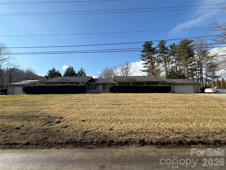 207 Daniel Drive, Hendersonville, NC 28739 - Image #2
