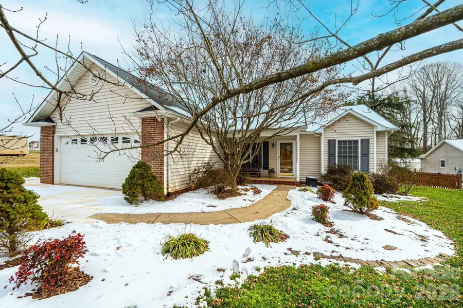 1238 Pennwood Drive, Hickory, NC 28602 - #2