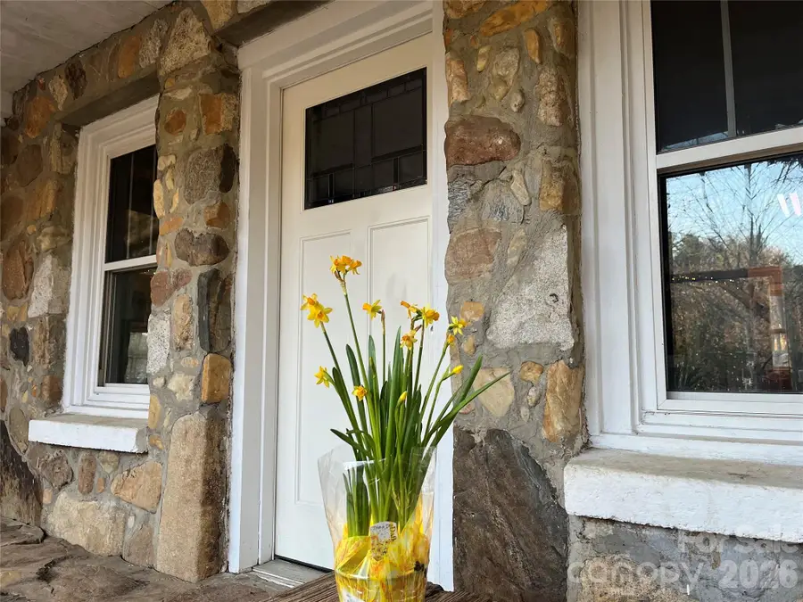 86 R And R Hyder Lane, Hendersonville, NC 28792 - Image #2