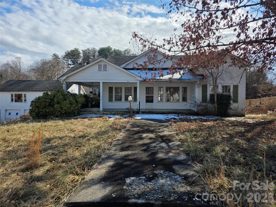 522 1st Avenue W, Hendersonville, NC 28739 - #3