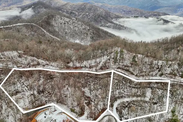 94 Locust Grove Lane, Weaverville, NC 28787