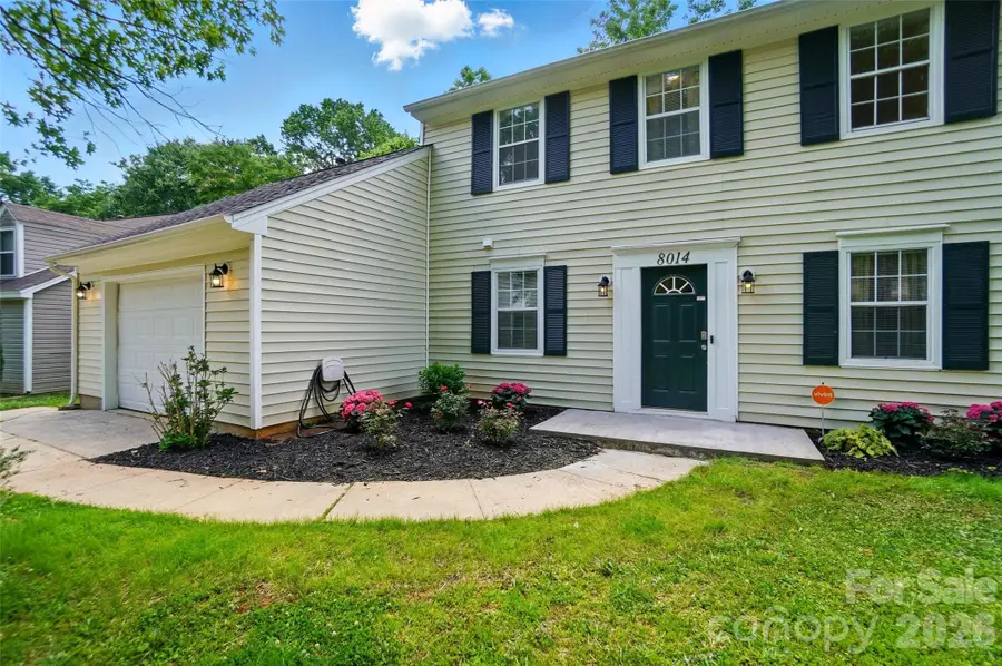 8014 Sherington Way, Charlotte, NC 28227 - Image #2
