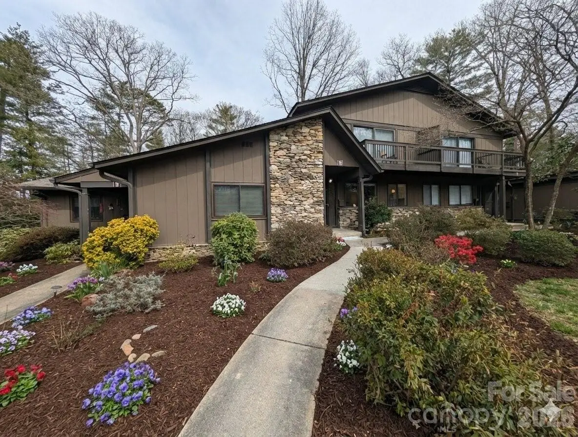 88 Laurelwood Circle W #10, Hendersonville, NC 28791 - Image #1