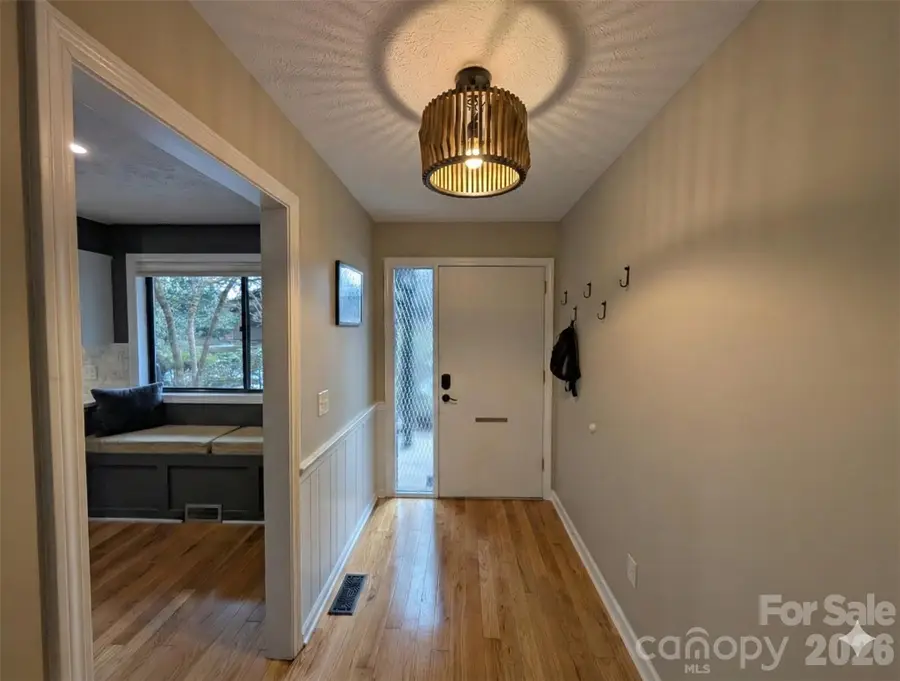 88 Laurelwood Circle W #10, Hendersonville, NC 28791 - Image #3