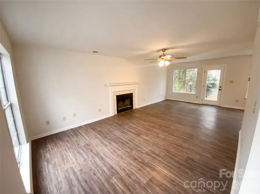 5719 Rocbridge Lane, Charlotte, NC 28208 - Image #3