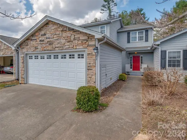 21 Holiday Drive, Asheville, NC 28704