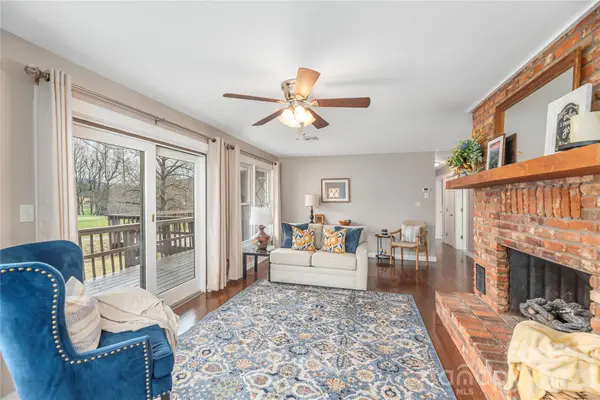 85 Dawn Lane, Canton, NC 28716