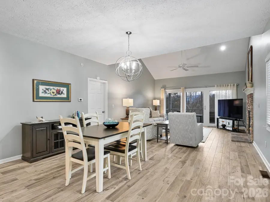 2208 E Cumming Woods Lane, Hendersonville, NC 28739 - Image #3