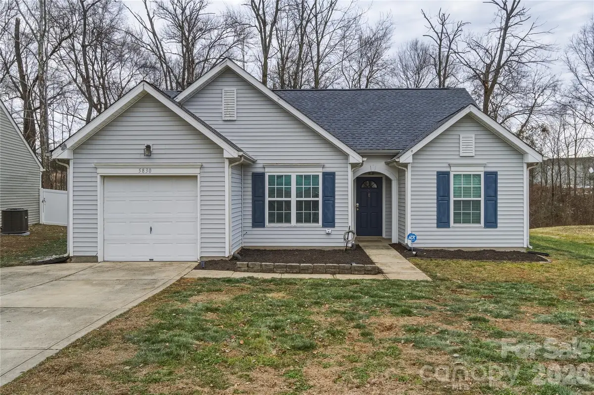 5830 Shining Oak Lane, Charlotte, NC 28269 - Image #1
