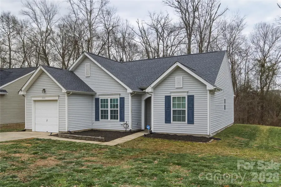 5830 Shining Oak Lane, Charlotte, NC 28269 - Image #2