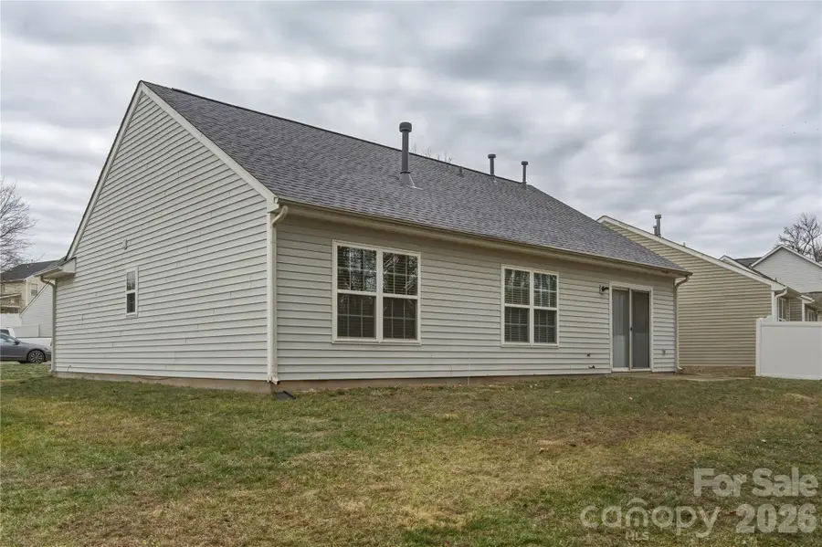 5830 Shining Oak Lane, Charlotte, NC 28269 - Image #3