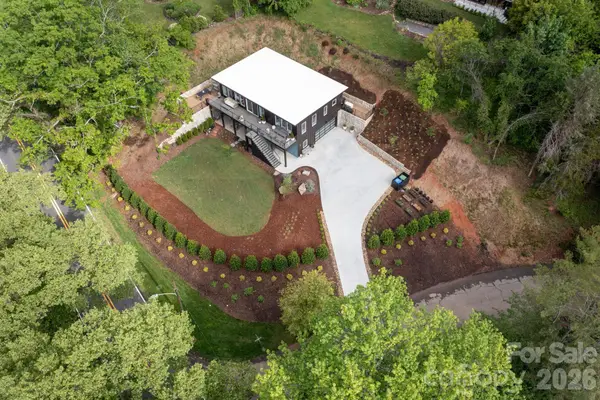 8 Midland Drive, Asheville, NC 28804