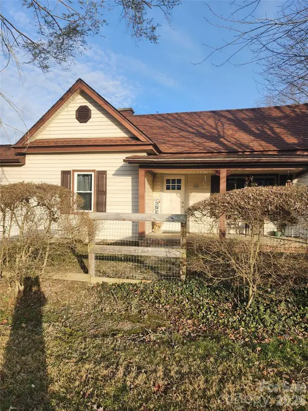 110 E Price Street, Hendersonville, NC 28739