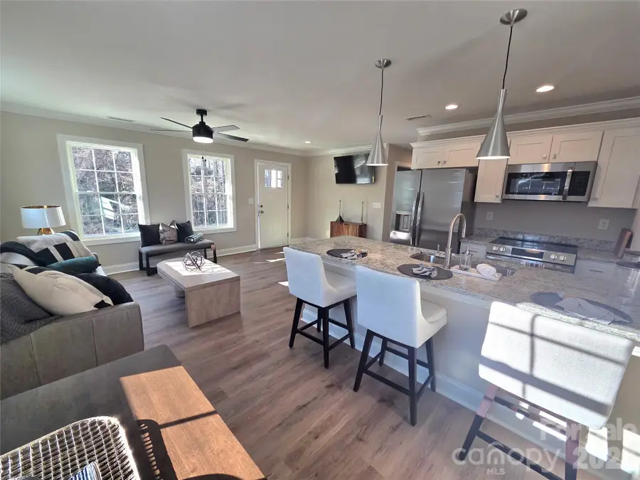 812 5th Avenue Sw, Hickory, NC 28602 - #3