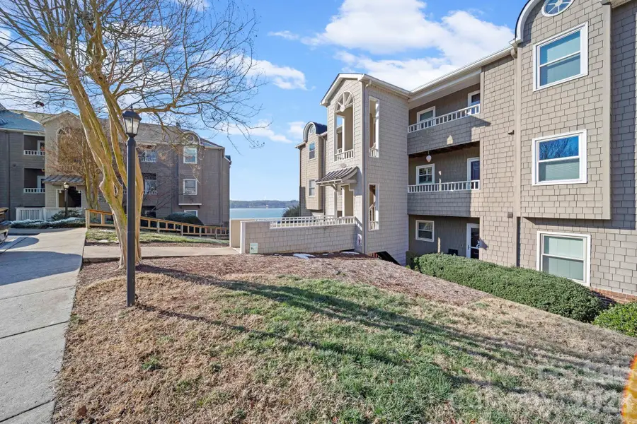 9817 Emerald Point Drive #9, Charlotte, NC 28278 - Image #3