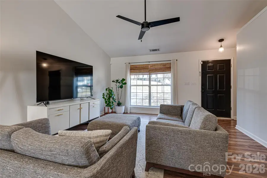 8528 Woodford Bridge Drive, Charlotte, NC 28216 - Image #3