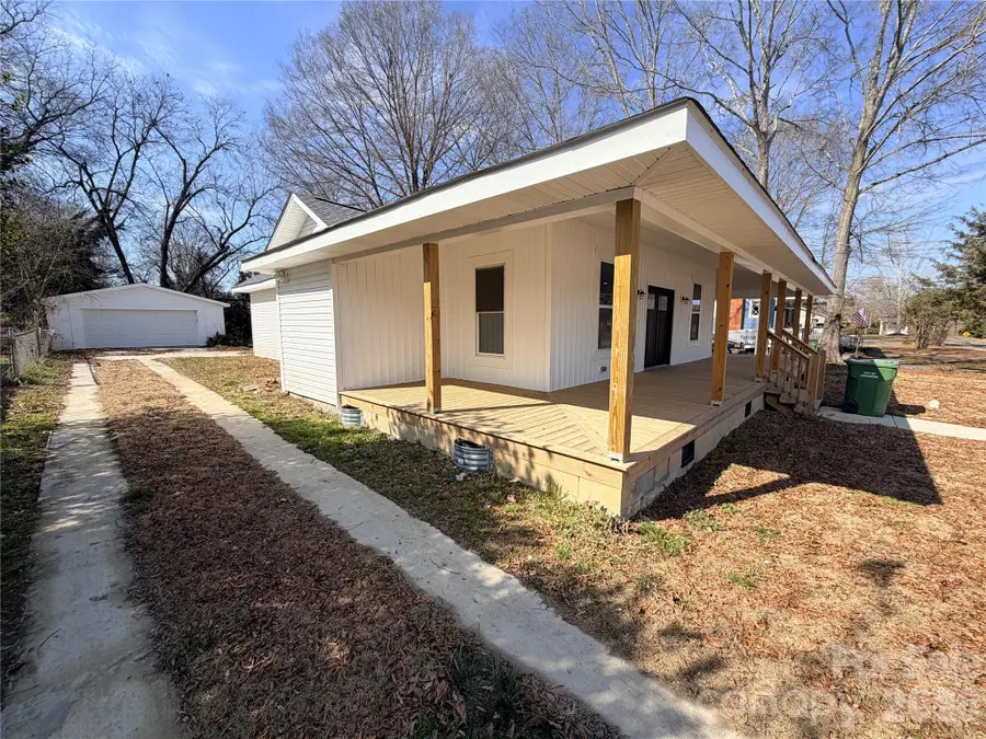 308 N Catawba Street, Lancaster, SC 29720 - #2