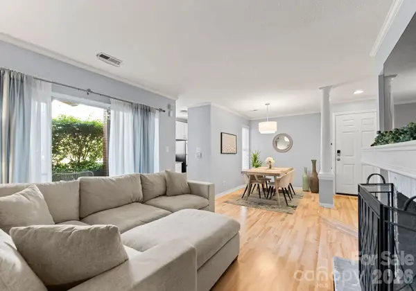 1109 E Morehead Street, Charlotte, NC 28204