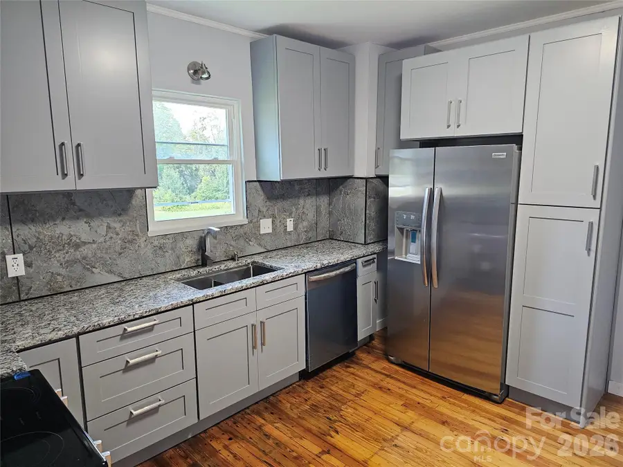 1704 16th Street Ne, Hickory, NC 28601 - #2