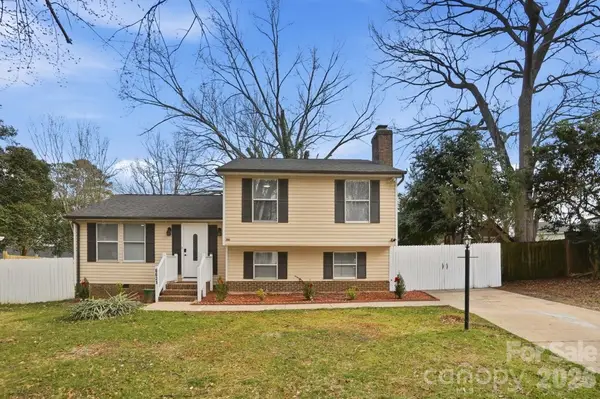 6621 Piney Path Road, Charlotte, NC 28212