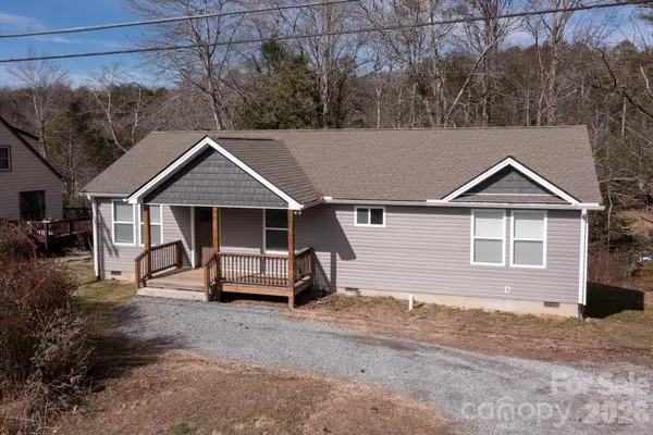 127 Hawthorne Drive, Brevard, NC 28712