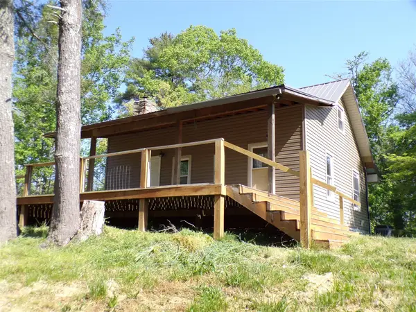 202 Honor Lane, Hendersonville, NC 28792