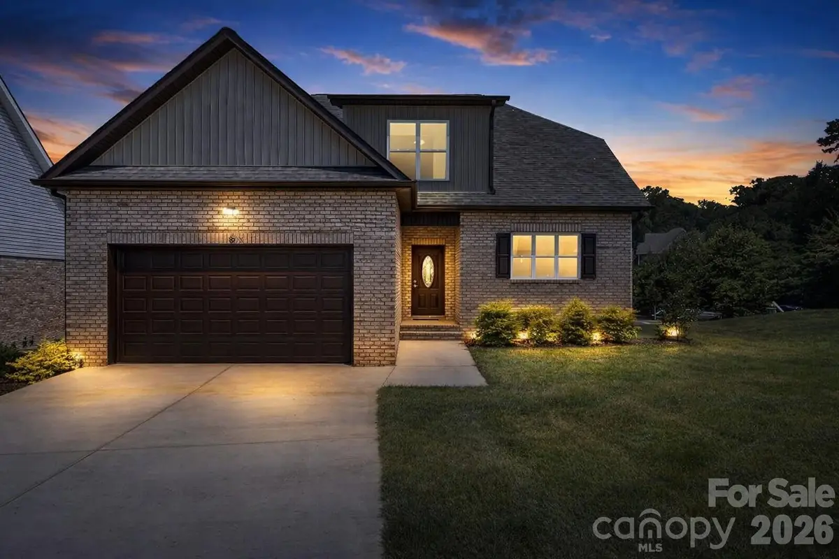 1033 12th Avenue Drive Nw, Hickory, NC 28601 - #1