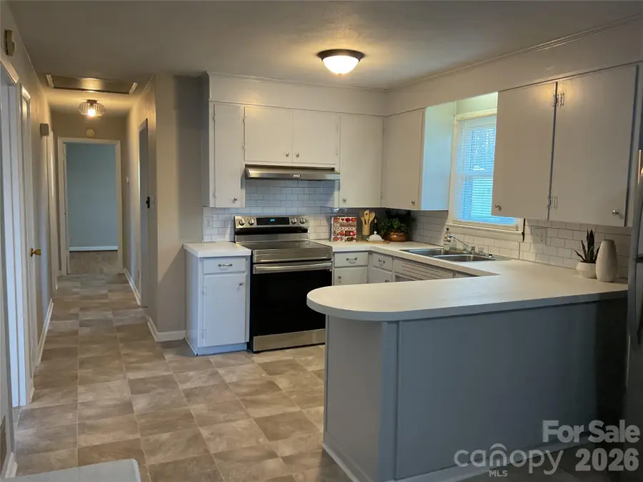 2132 14th Avenue Drive Ne, Hickory, NC 28601 - #3