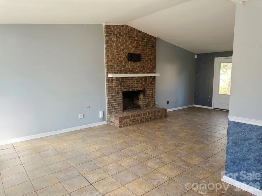 6011 Sunset Chase Lane, Charlotte, NC 28212 - #2