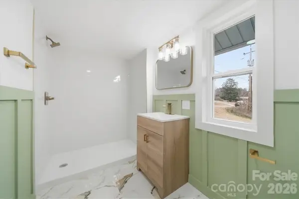 28 Central Avenue, Granite Falls, NC 28630