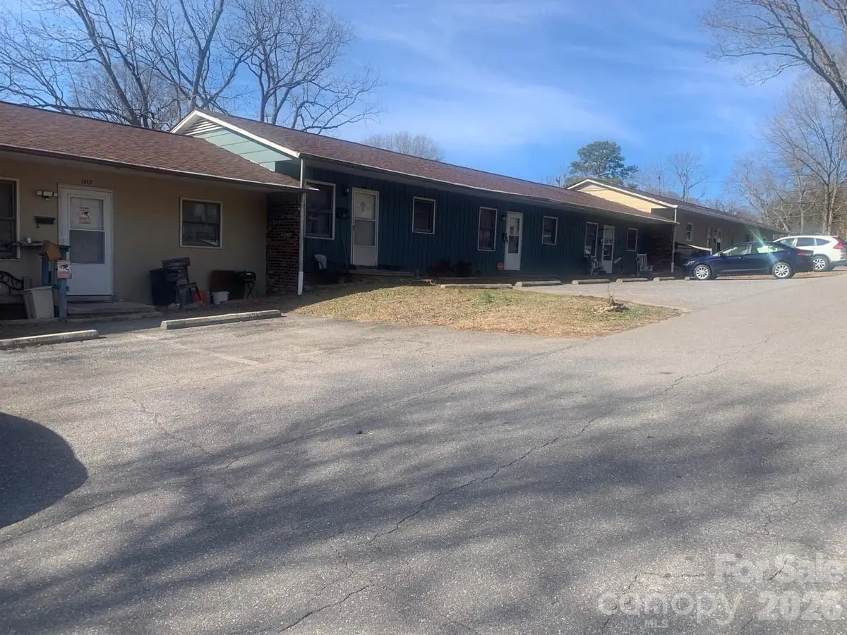 1006 3rd Street Se, Hickory, NC 28602 - #1