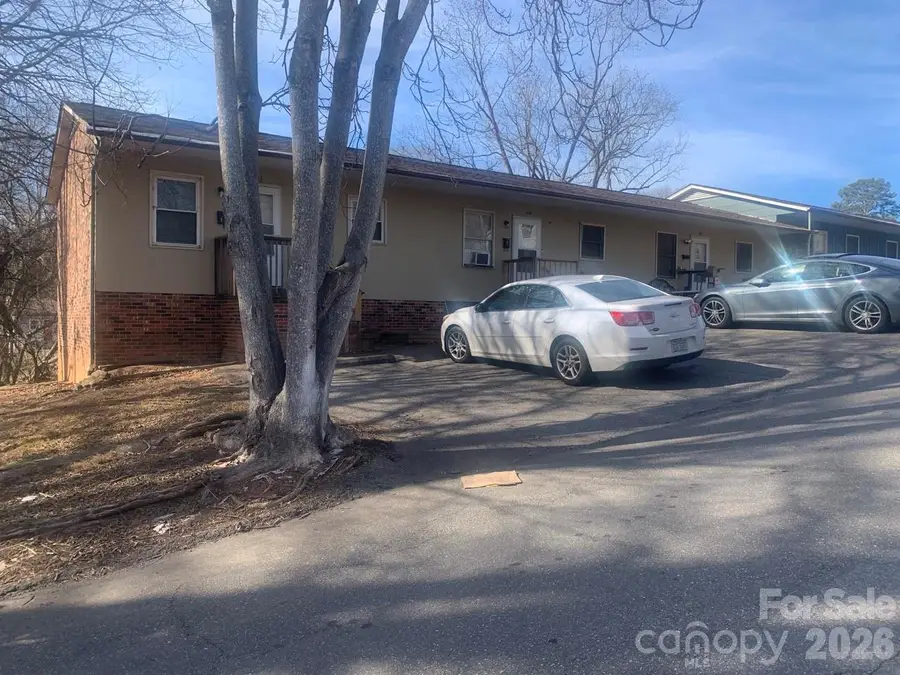 1006 3rd Street Se, Hickory, NC 28602 - #2