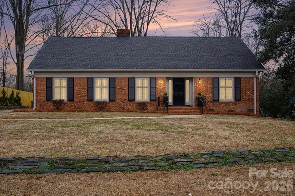 819 Ashmeade Road, Charlotte, NC 28211