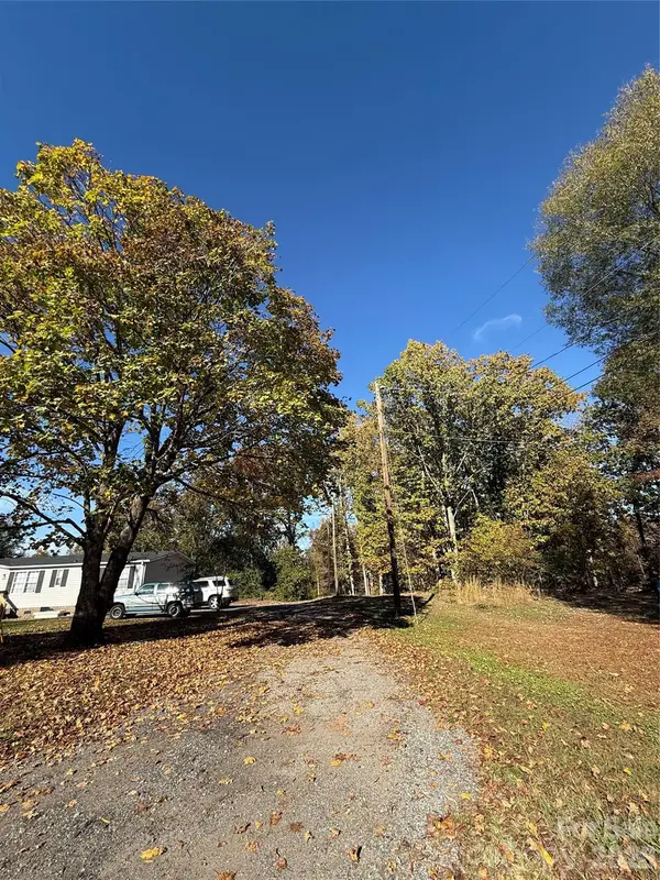 5586 Mountain Terrace Drive, Hickory, NC 28602