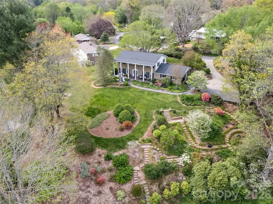 60 Club Knoll Avenue, Waynesville, NC 28786 - #3