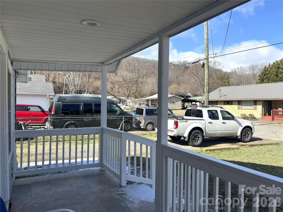 29 Fifth Street, Waynesville, NC 28786 - #3