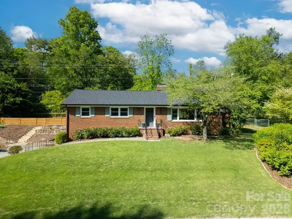 84 Far Hills Terrace, Brevard, NC 28712