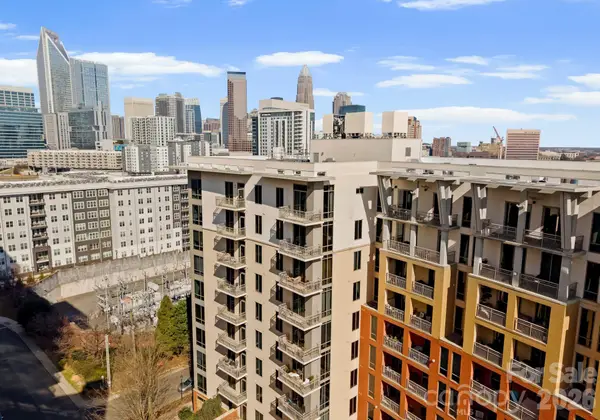 701 Royal Court #1004, Charlotte, NC 28202