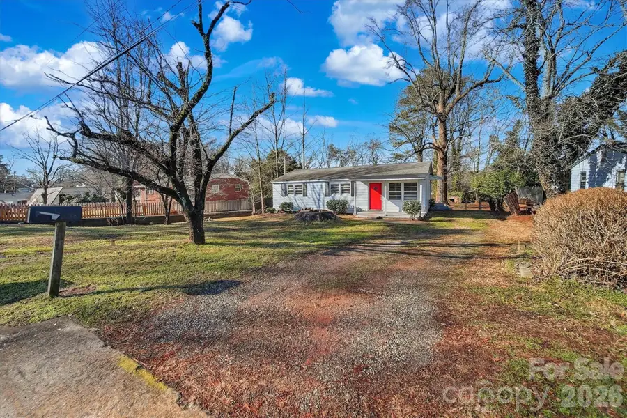 1512 N Deal Avenue, Newton, NC 28658 - #2