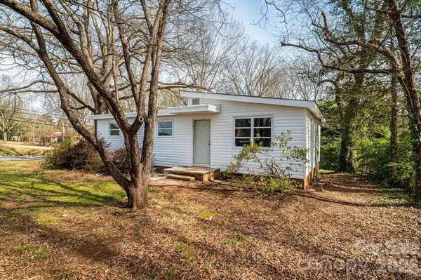 25 N Davis Avenue, Newton, NC 28658