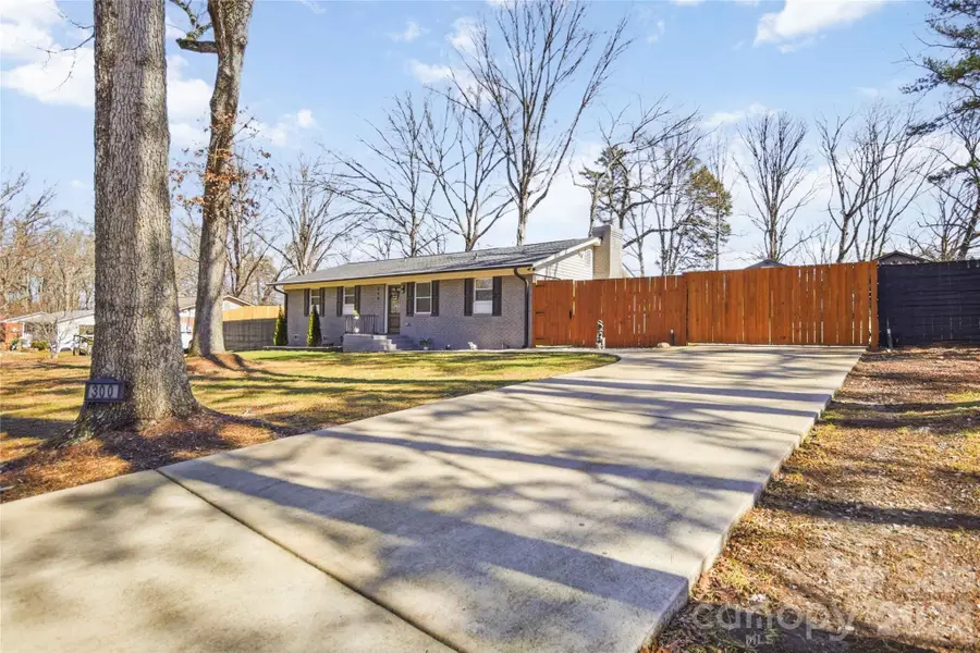 300 Forest Park Road, Matthews, NC 28104 - #2