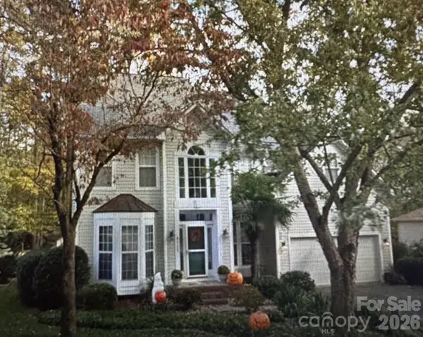 8725 Londonshire Drive, Charlotte, NC 28216