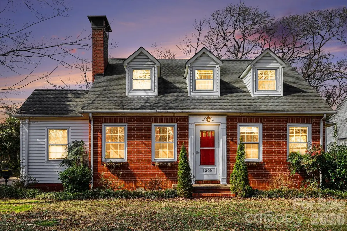 1209 Oakwood Avenue, Gastonia, NC 28052 - #1