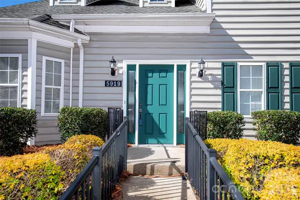 5919 Fitzwilliams Lane, Charlotte, NC 28270