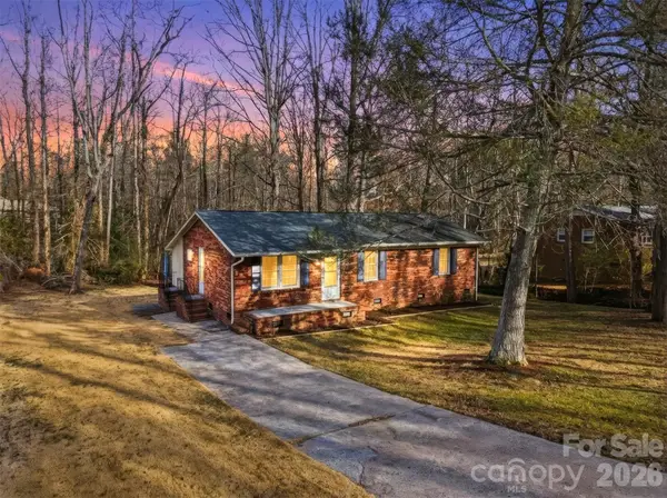 1437 Oak Hill Drive, Morganton, NC 28655